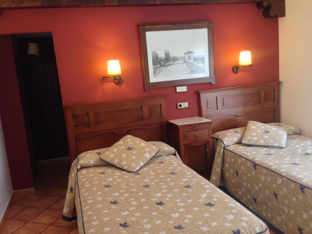 Hospederia Ana Pilar Hotel Porcuna Room photo